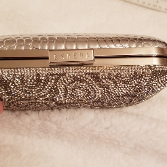 NWT Silver Hard Cover Clutch with shoulder straps - Picture 5 of 5